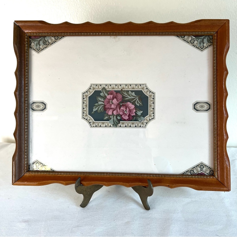 Vintage Sculpted Edge Maple Frame